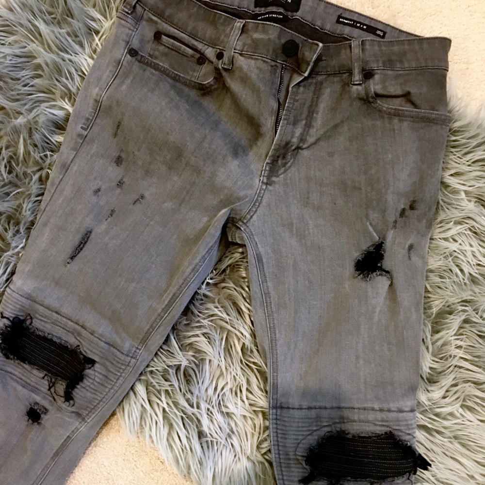 Never worn Pacsun biker jeans